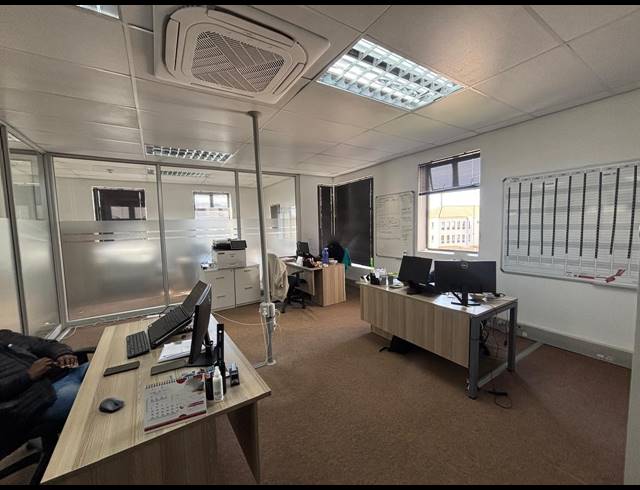 683M² OFFICE TO LET IN TYGER VALLEY